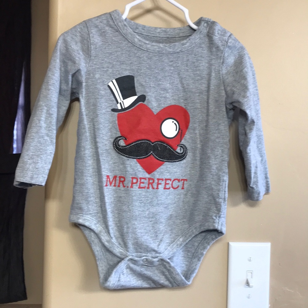 Baby gap onesie